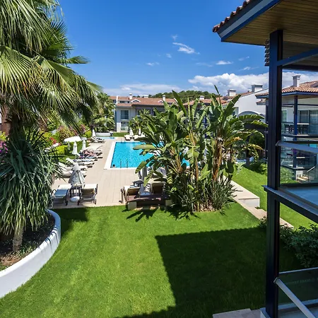 Diana Aparthotel 4*